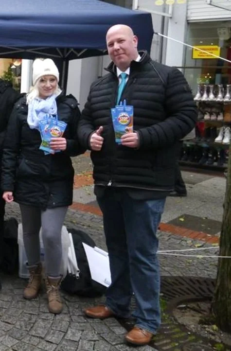 Mark Runge rechts und Natascha Runge links in Vegesack, Dezember 2018.